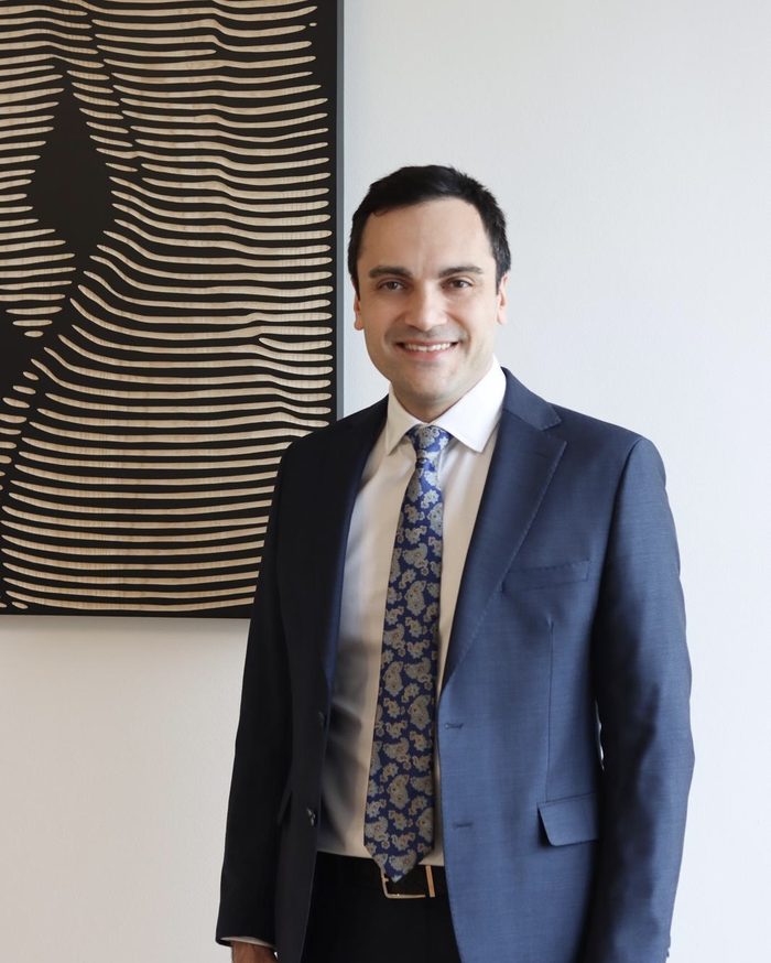 Doç. Dr. Ayhan Işık Erdal — Plastik, Rekonstrüktif ve Estetik Cerrahi Uzmanı, FACS, FEBOPRAS